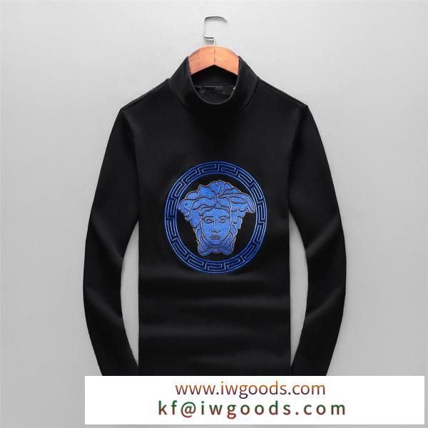 赤字超特価高品質　ヴェルサーチ コピーVERSACE長袖ｔシャツスーパーコピー　フロントに刺繍ロゴ付き　既に現地でも品薄の１枚 iwgoods.com Sn8nKz