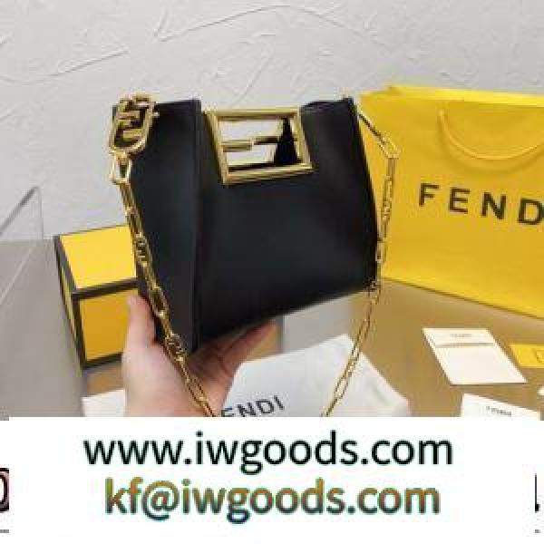 ショルダーバッグ 落ち着いた質感 フェンディコピー 2021秋冬 フェンディ FENDI なめらかな手触りのバッグ 利便性に優れ メインルーム 4色可選 iwgoods.com i8Pzqm