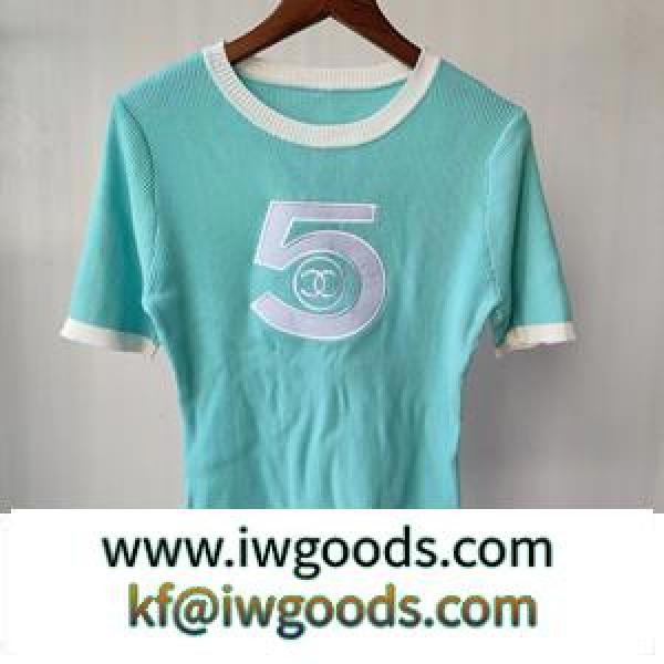 2022夏の着こなしに映える CH@NEL 偽物 ブランドTシャツ レディーストップ 旬なスタイリング 多色可選 iwgoods.com 1L9b8n