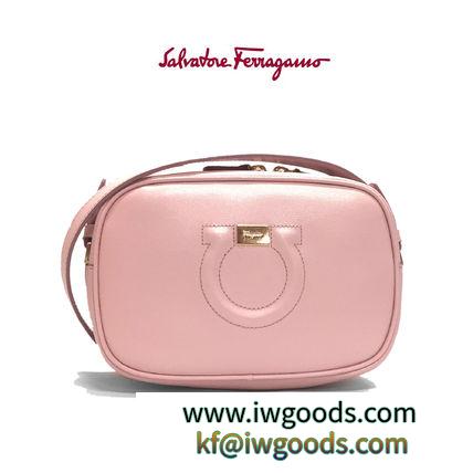 Salvatore FERRAGAMO 激安スーパーコピー カメラバッグ21-H006 0691326ピンク (新品) iwgoods.com:n285wp-3