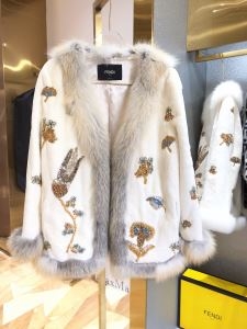 フェンディ 例年冬を前に完売人気モデル FENDI　じわじわ話題になる秋冬新名品　ハーフコート　2020秋冬憧れのブランドはすすめ iwgoods.com rKPTPf-3