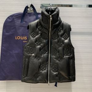 今年秋冬季節にヒットの予感　ルイ ヴィトン LOUIS VUITTON　手の届きやすい価格帯 トップス　店舗で人気満点2020秋冬新作 iwgoods.com 05v4Lb-3