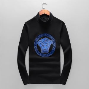 2020秋冬憧れスタイル ヴェルサーチ VERSACE 長袖Tシャツ 冬のおしゃれを楽しみたい iwgoods.com b0XnOv-3