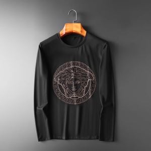 ほっこりとした雰囲気が素敵 2色可選 2020秋冬の新作 ヴェルサーチ VERSACE 長袖Tシャツ iwgoods.com THTDKr-3