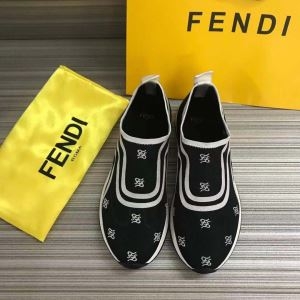 足に馴染むブランド　フェンディFENDI コピー激安ブラックメッシュ スニーカー　オールシーズンにも活躍できる　軽さを実現通気性も良く iwgoods.com ueG5Xf-3