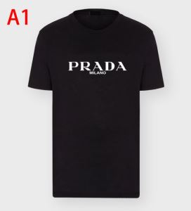 プラダPRADA 新作が見逃せない 限定アイテムが登場 半袖Tシャツ 限定色がお目見え iwgoods.com uS9HHv-3