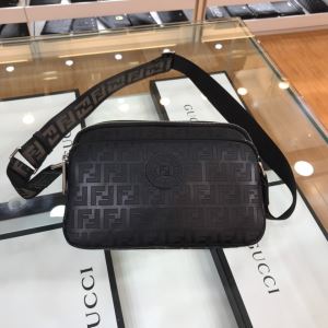 最先端のスタイル フェンディ FENDI 注目度が上昇中 ミニバッグ 2020SS人気 iwgoods.com 595P9j-3