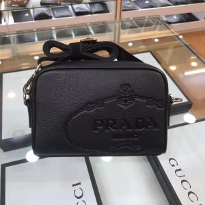 シンプルなファッション ミニバッグ プラダ  2020モデル PRADA iwgoods.com y8fKHr-3