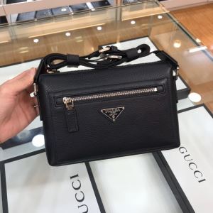 普段使いにも最適なアイテム プラダ PRADA ストリート感あふれ ミニバッグ iwgoods.com uOny4z-3