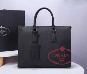 ビジネスバッグ PRADA 限定 こなれ感たっぷり メンズ プラダ コピー バッグ ブラック 通勤通学 デイリー セール iwgoods.com KPvW5v-3