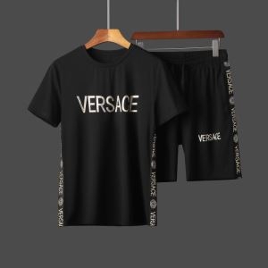 VERSACE Tシャツ コーデ 素敵なデザイン性が強調 メンズ ヴェルサーチ 服 コピー ロゴ入り カジュアル 限定品 最高品質 iwgoods.com LXr45b-3