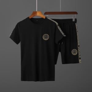 Tシャツ 新作 VERSACE 大人カジュアル感を足すアイテム メンズ ヴェルサーチ スーパーコピー ブラック 2020限定 VIP価格 iwgoods.com TDOHTb-3