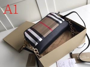 Burberry バーバリー ショルダーバッグ コーデ 素敵なスタイルが完成 レディース コピー チェック柄 ストリート 限定品 格安 iwgoods.com nyuWvu-3