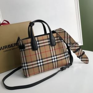 バーバリー ショルダーバッグ コピー 究極的な華やかさが漂うアイテム Burberry バッグ 新作 レディース ストリート 安価 iwgoods.com TLzCCe-3