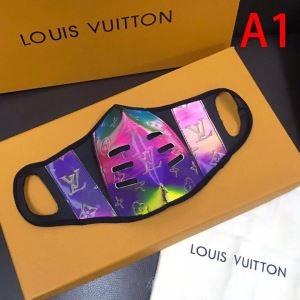 Louis Vuitton マスク 定番 上品なトレンド感をアップ ルイ ヴィトン コピー 2色可選 モノグラム 人気 ブランド 限定セール iwgoods.com 09LvKn-3