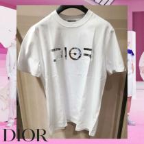 DIOR コピーブランド AND SORAYAMA メタリック ロゴ 半袖 Tシャツ ホワイト iwgoods.com:9pjcae