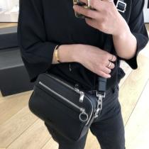 【DIOR 偽物 ブランド 販売】2019/20AW新作 Safari Square Pouch (Black) iwgoods.com:ajq8v5