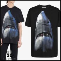 【GIVENCHY ブランドコピー】ジバンシィ オーバーサイズシャークプリントTシャツ iwgoods.com:uf2sx9