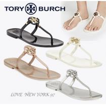 Tory Burch ブランドコピー通販 MINI MILLE 偽物 ブランド 販売R FLAT THONG SANDAL★防水性で大活躍！ iwgoods.com:v9lhf7