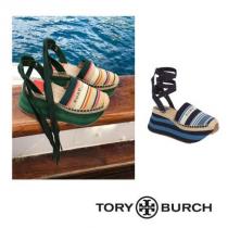 【TORY Burch スーパーコピー 代引 】新作　DAISY LACE UP PLATFORM サンダル iwgoods.com:xxh8qq