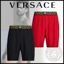 【関税/送料込み】VERSACE 偽物 ブランド 販売 ブランドアイコニックスイムショーツ iwgoods.com:wzad4l