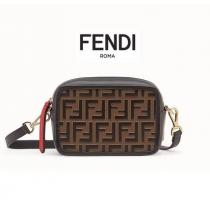 FENDI スーパーコピー ミニ カメラケース iwgoods.com:ljp3z3