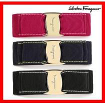 人気★【フェラガモ】☆Salvatore FERRAGAMO 激安スーパーコピー リボンヘアピン3色 iwgoods.com:0mc4mt