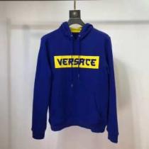 ヴェルサーチ VERSACE パーカー 新生活をフレッシュに彩る2021秋冬新作 冬をおしゃれに飾る新作 iwgoods.com iWvKzu