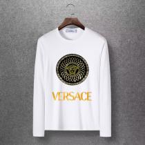 超激得品質保証　ヴェルサーチコピー長袖tシャツ VERSACEスーパーコピー　セレブな雰囲気をプラス　期待値も高いアイテム iwgoods.com bC8zKz