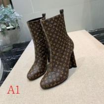 魅力を放つブランド定番新作　ヴィトンコピー1A5NXKアンクルブーツLOUIS VUITTON　在庫希少品　新作いきなり値下げ iwgoods.com DSHPnC