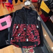 2020秋冬定番コーデ 洗練された印象を最大限に引き出すモンクレール MONCLER ブルゾン iwgoods.com SXz85f