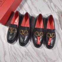 大人カジュアルな雰囲気Valentino ヴァレンティノ靴ブーツVロゴ 歩きやすさレディースシューズ2020人気トレンド秋冬新作 iwgoods.com Gne8Dq