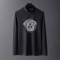 VERSACE 長袖Tシャツ メンズ 気品あるスタイルにおすすめ ヴェルサーチ コピー ブラック ホワイト ロゴいり デイリー 最高品質 iwgoods.com aGXb4z