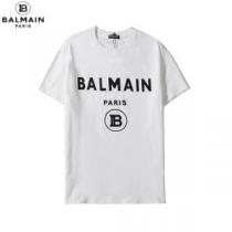 お得100%新品　コピー バルマンホワイト コットン Tシャツ ブラック Balmain Paris ロゴ　話題新作がついに発売　上質で大好評 iwgoods.com HTXLzu