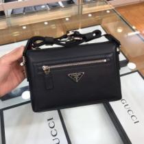 普段使いにも最適なアイテム プラダ PRADA ストリート感あふれ ミニバッグ iwgoods.com uOny4z