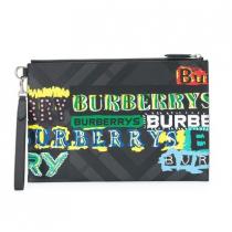 【 BURBERRY 激安コピー 】 タグプリント クラッチ Tag Print Clutch iwgoods.com:q87n2b