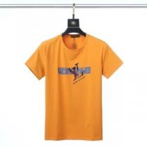 多色可選 気になる2020年新作 半袖Tシャツ 人気が再燃中 ルイ ヴィトン LOU...