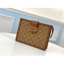 楽チン感あるコーデに Louis Vuitton クラッチバッグ ルイ ヴィトン バッグ 値段 2020SS レディース コピー ストリート 最安値 iwgoods.com am4nKz-1