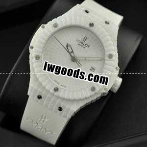 スイスムーブメンノ7750 Hublot ウブロ メンズ腕時計 自動巻き 3針クロノグラフ 日付表示  39MM セラミック ラバー www.iwgoods.com