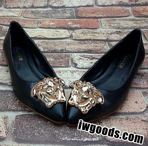 ヴェルサーチ偽物シンプルで綺麗なパンプス バレエ靴 www.iwgoods.com