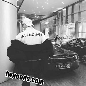 人気新品★激安販売中★ プルオーバーパーカー 2021秋冬 バレンシアガ BALENCIAGA www.iwgoods.com