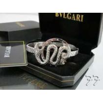 大人のオシャレに 2021春夏 BVLGARI ブルガリ バングル