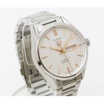 シンプルな美しさTAG HEUER タグ・ホイヤー 偽物カレラ デイデイト シルバー 独特の雰囲気の腕時計