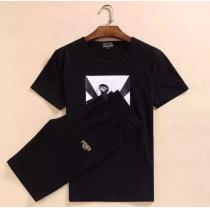 2019 値下げ！ FENDI フェンディ 半袖Tシャツ 上下セット 多色