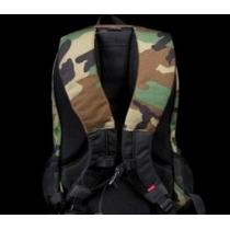 大容量　【SUPREME】14SS Logo Backpack 収納ポケットも充実した　ロゴバックパック　リュック.