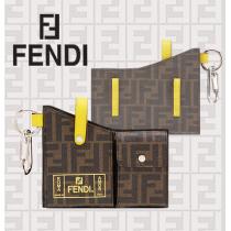 【FENDI ブランドコピー通販】FF ローマ/アモール ポケット付きチャーム iwgoods.com:kvc1ye